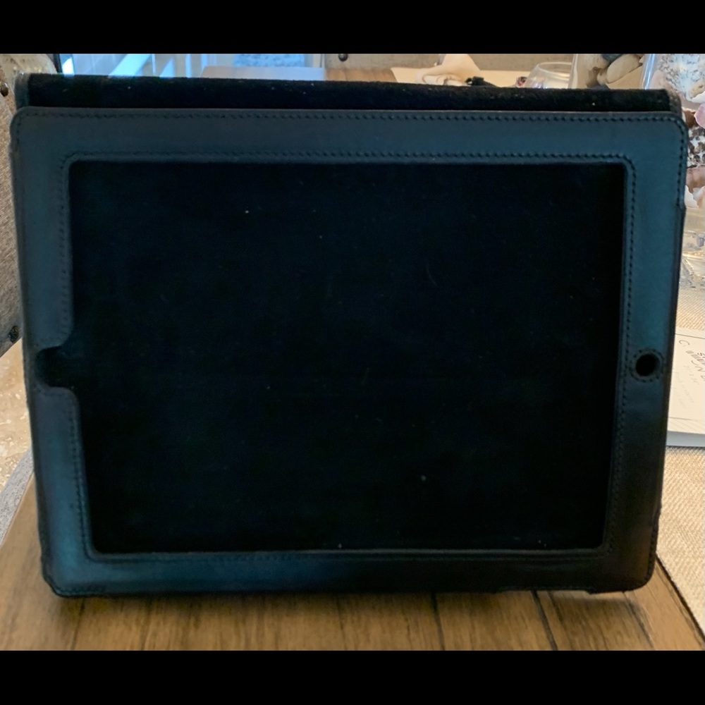 Gucci IPad Case - Picture 6 of 6